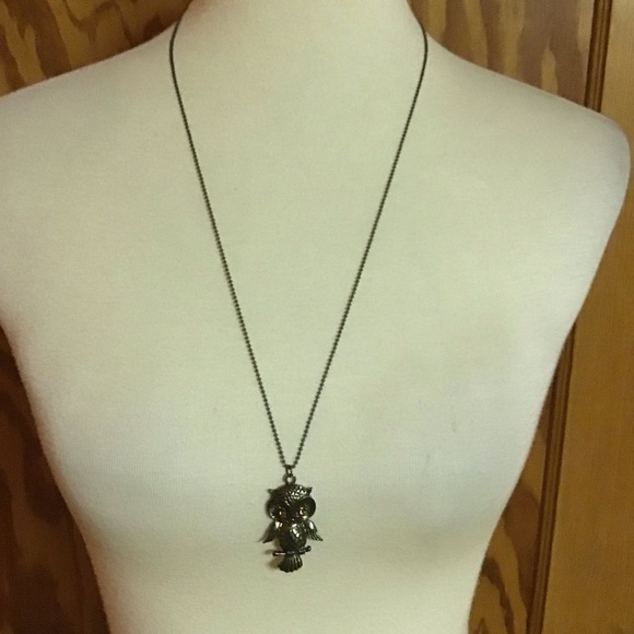 Adorable amber eyes owl necklace - Picture 5 of 6